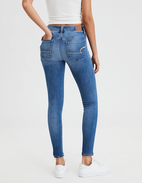 Jeans skinny American Eagle deslavado corte cintura para mujer 3