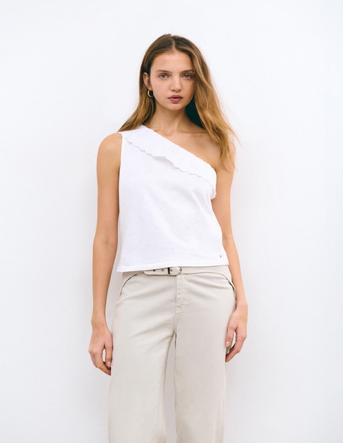 Playera cuello asimétrico para mujer 1