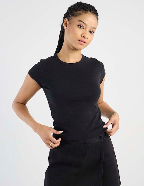 Playera manga corta cuello redondo para mujer 1