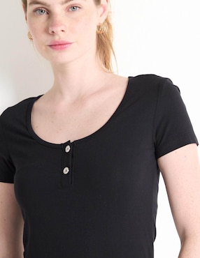 Playera manga corta Sexy Jeans cuello con botón para mujer