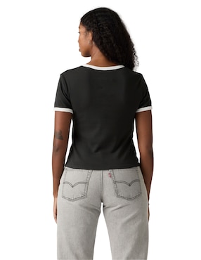 Playera manga corta Levi's cuello redondo para mujer