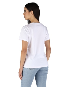 Playera manga corta Guess Jeans FA2025 cuello redondo para mujer
