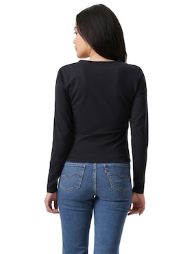 Playera manga larga Levi's cuello redondo para mujer