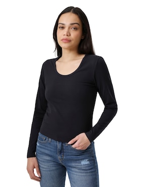 Playera manga larga Levi's cuello redondo para mujer
