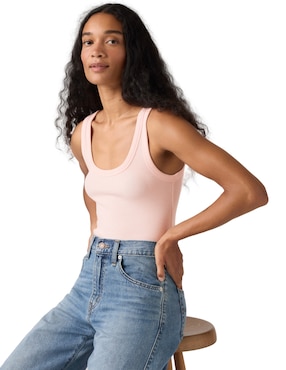 Playera sin manga Levi's cuello redondo para mujer