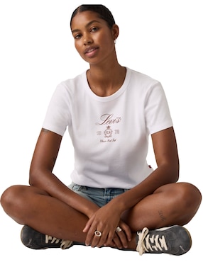 Playera manga corta Levi's cuello redondo para mujer