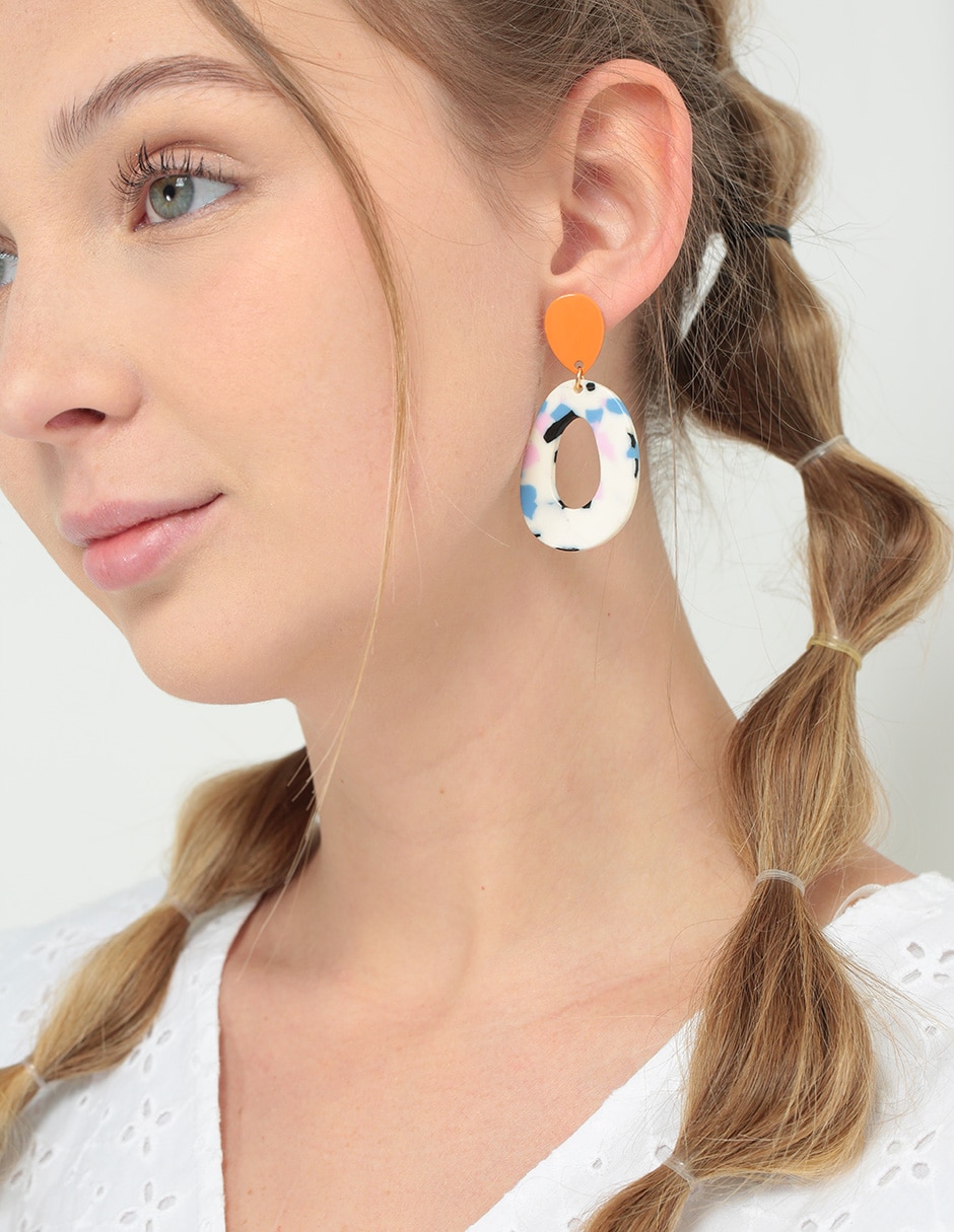 Aretes ovalados con acabado mate 4