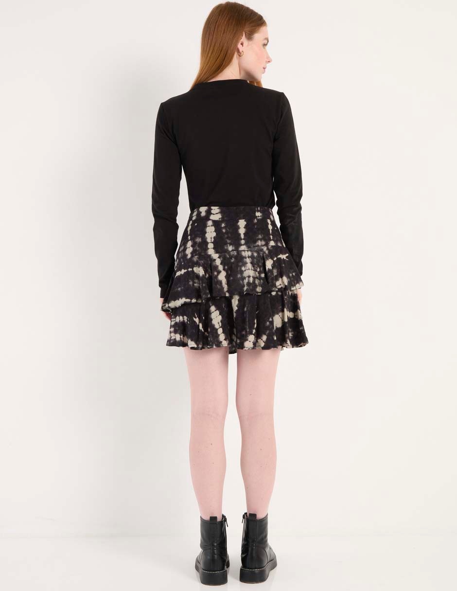 Falda corta a la cintura 2