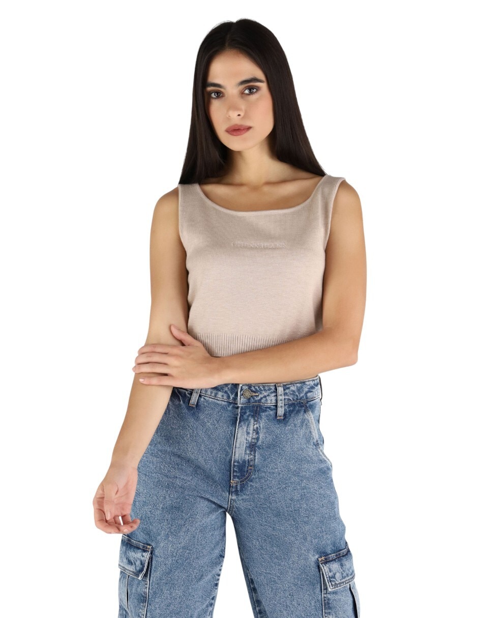 Top cuello redondo escote regular tirante clásico 2