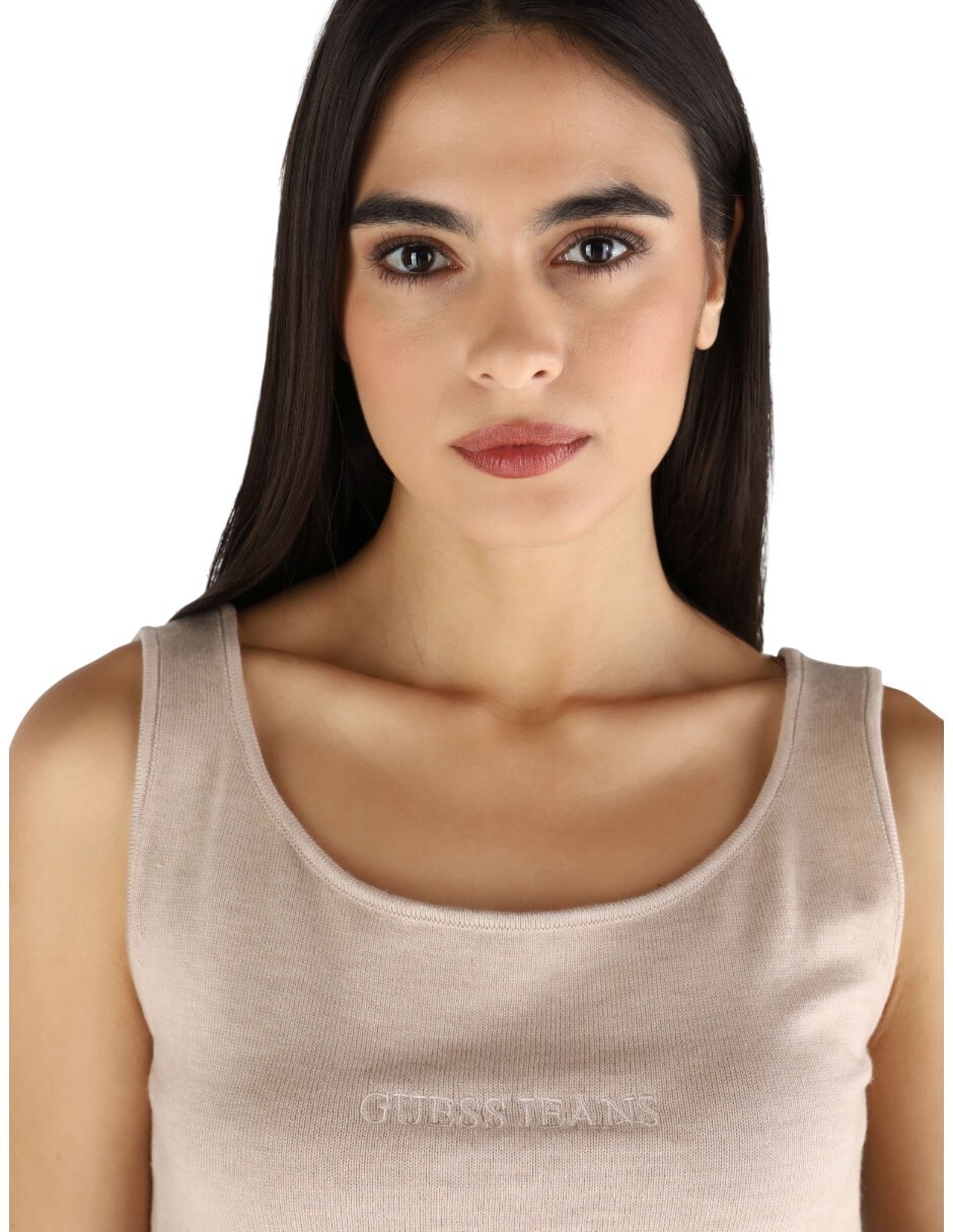 Top cuello redondo escote regular tirante clásico 4