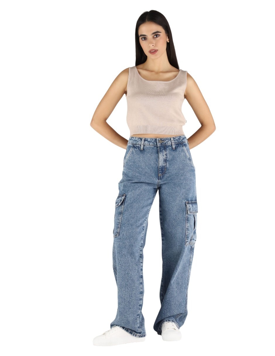 Top cuello redondo escote regular tirante clásico 5