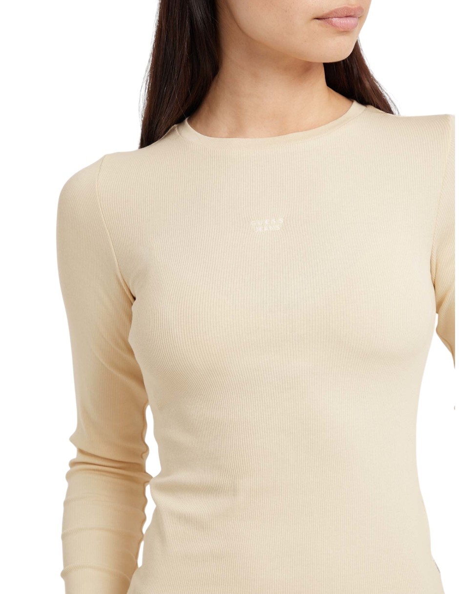 Top cuello redondo escote regular 3