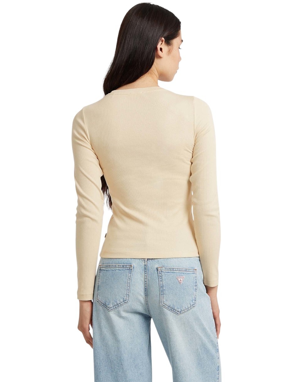 Top cuello redondo escote regular 4