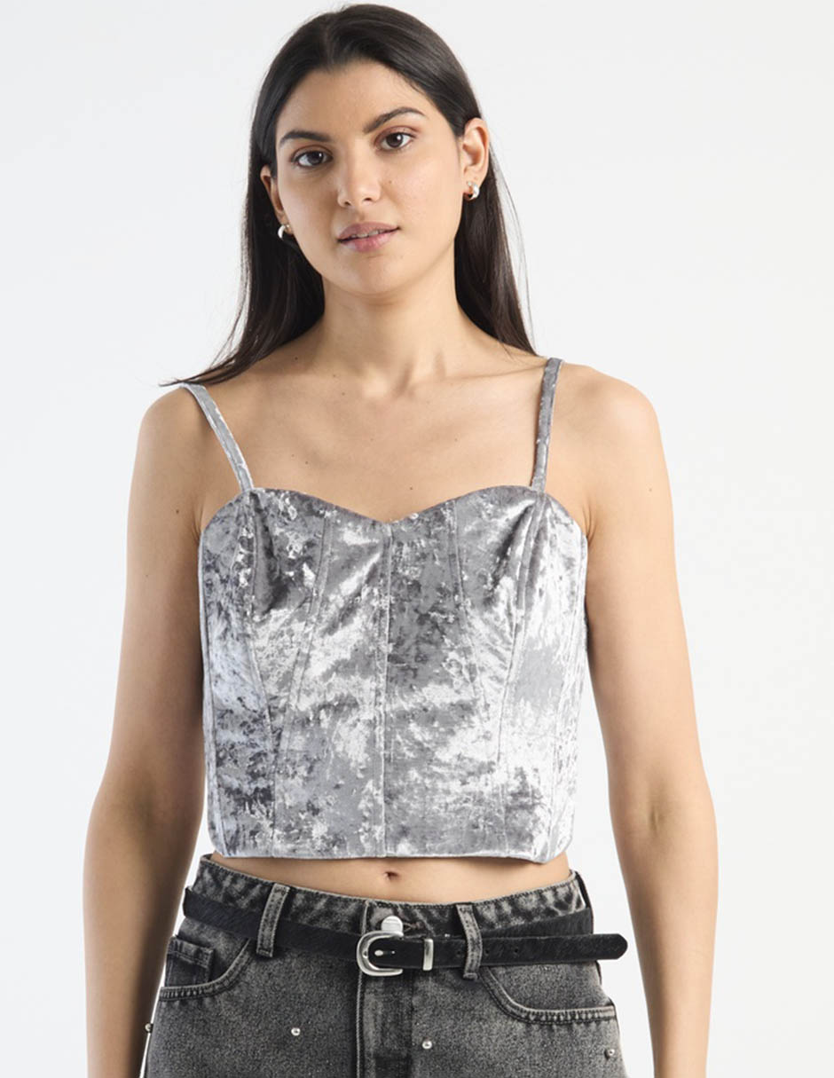 Top cuello V escote corazón tirante delgado