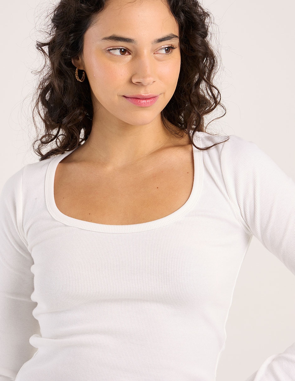 Playera manga larga cuello cuadrado para mujer 4