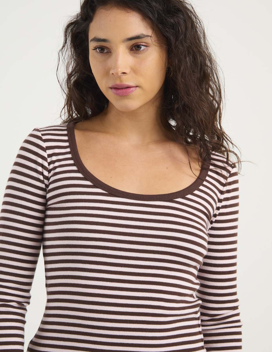 Playera manga larga cuello redondo para mujer 4