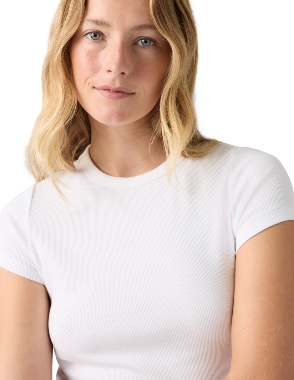 Playera manga corta cuello redondo para mujer 4