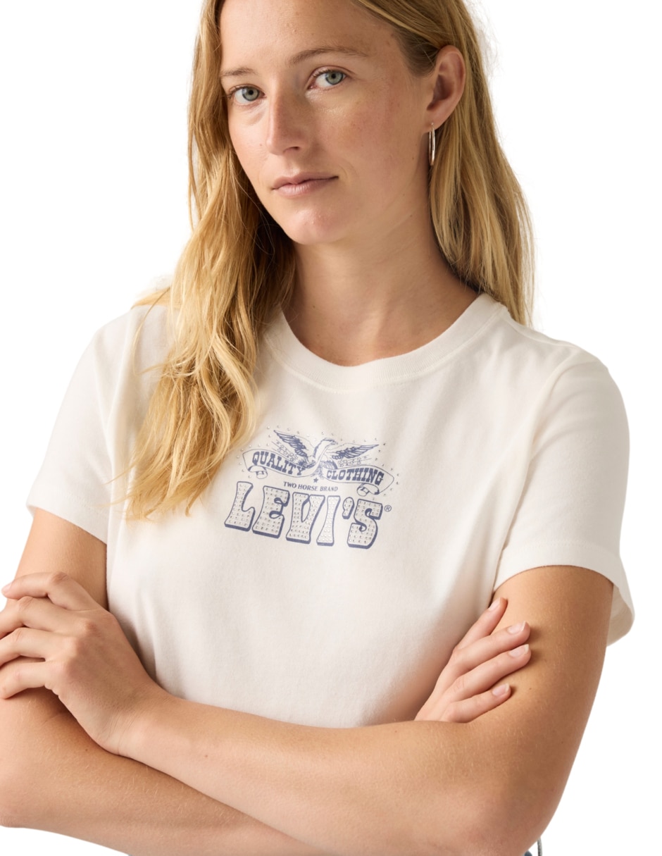 Playera manga corta Levi´s cuello redondo para mujer 4