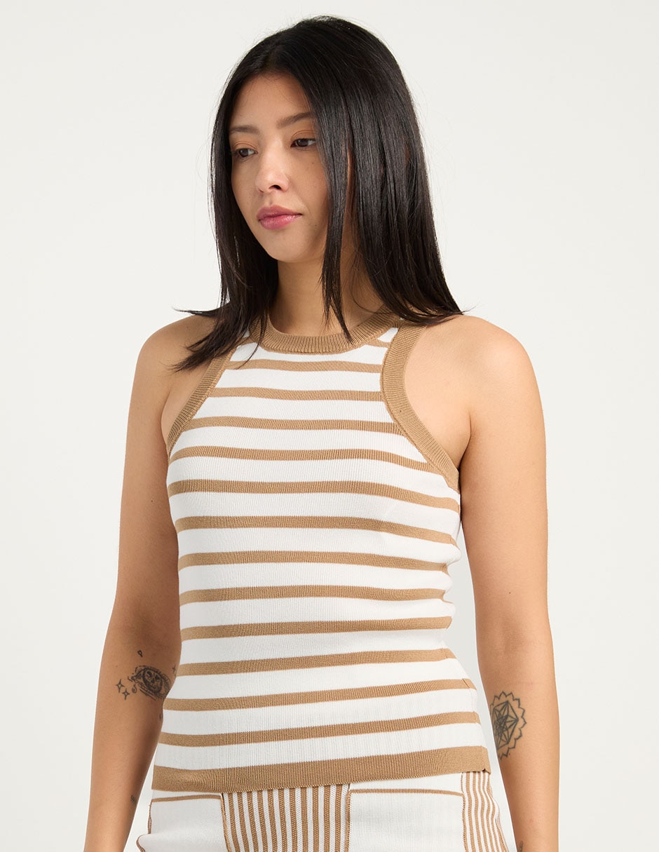 Top cuello redondo tirante delgado