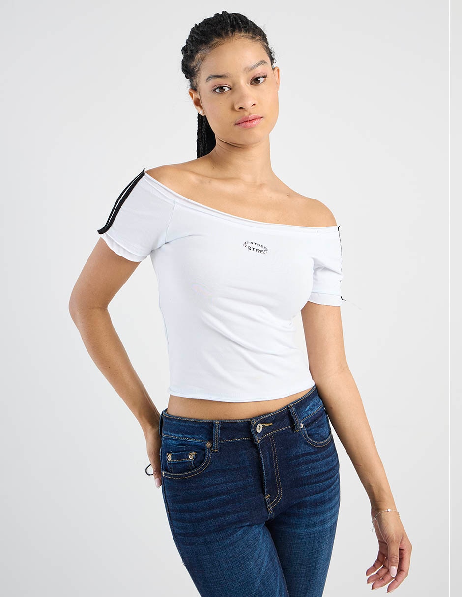 Playera manga corta cuello con escote para mujer
