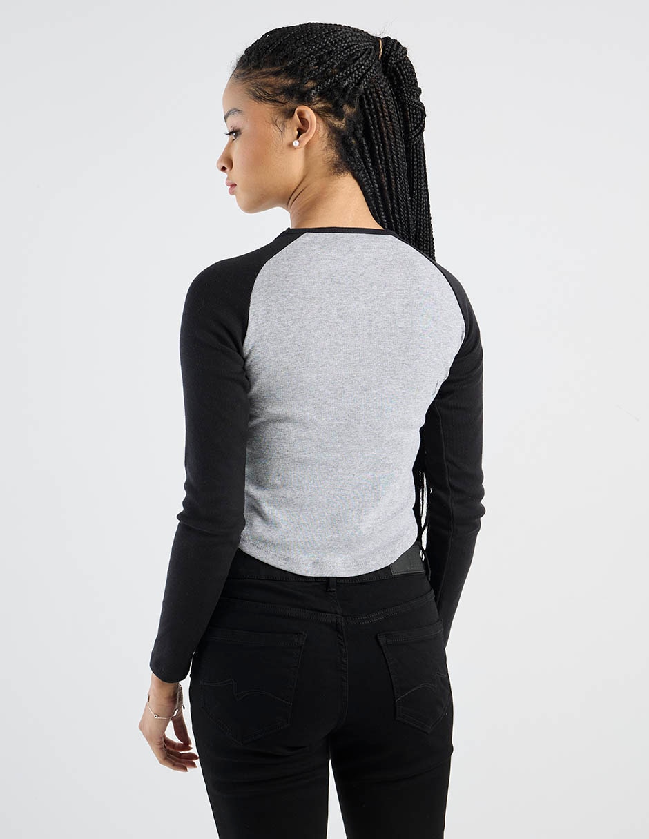 Playera manga larga cuello redondo para mujer 6