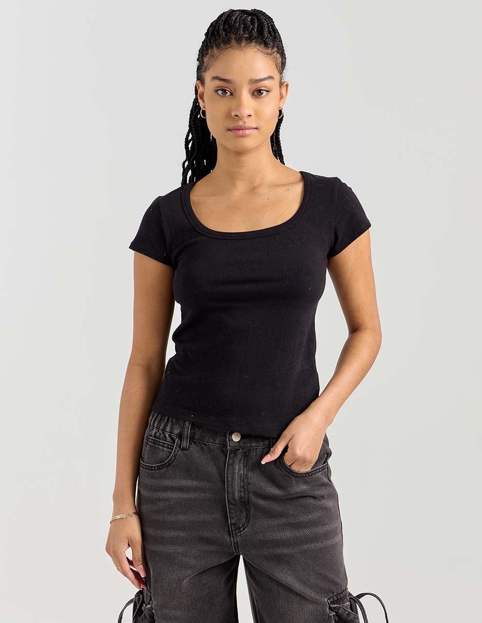 Playera manga corta cuello redondo para mujer