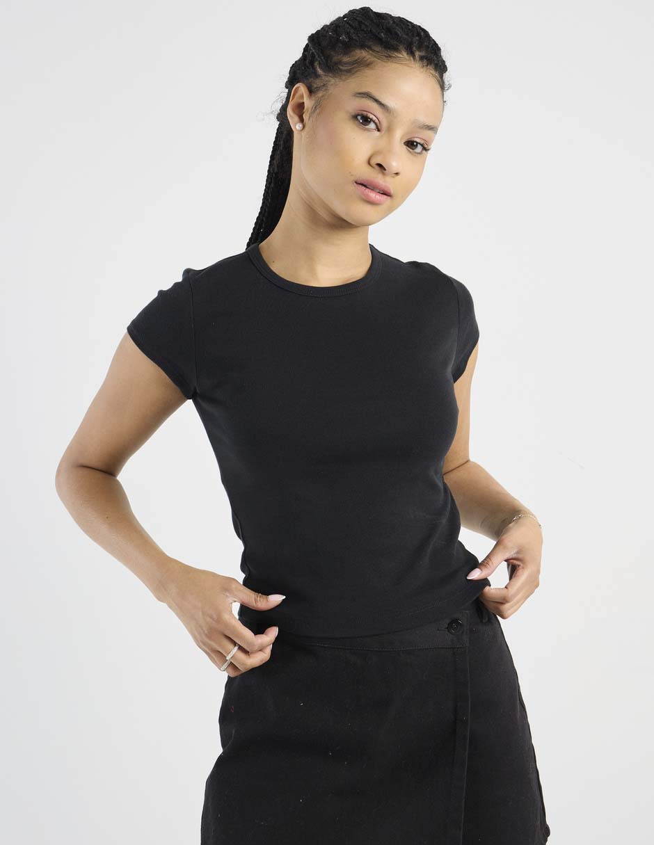 Playera manga corta cuello redondo para mujer