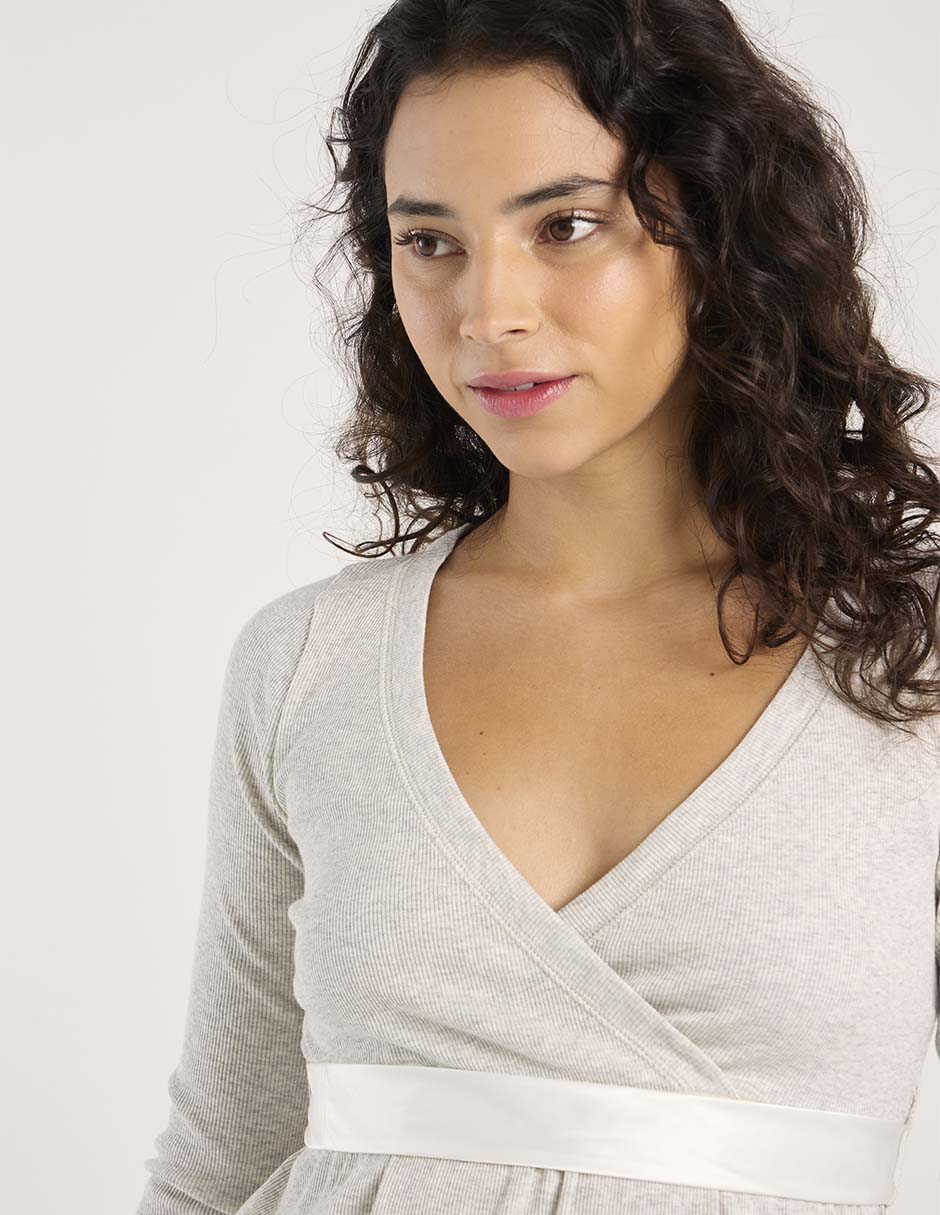 Playera manga larga cuello V para mujer 4