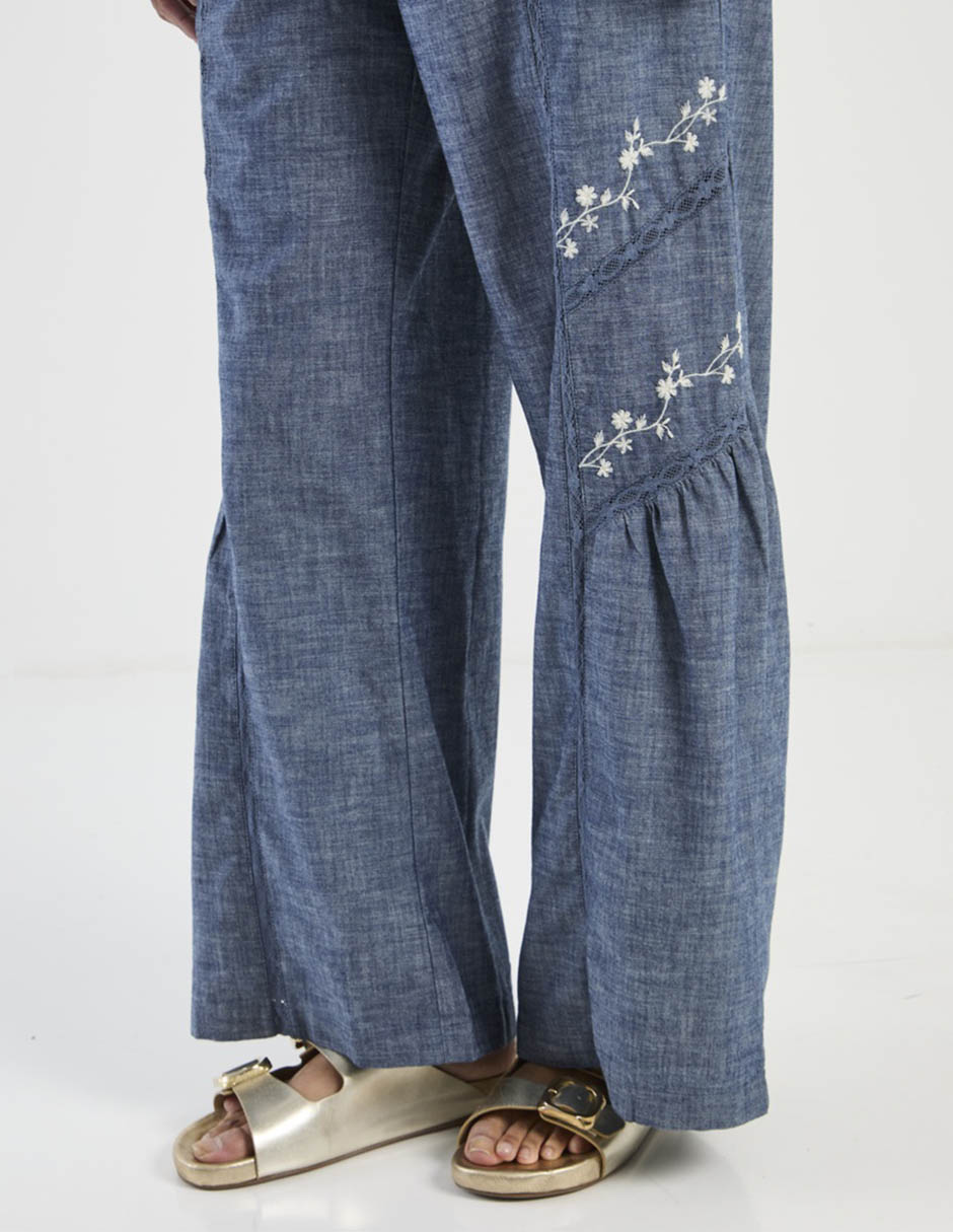 Pantalón acampanado straight para mujer 5