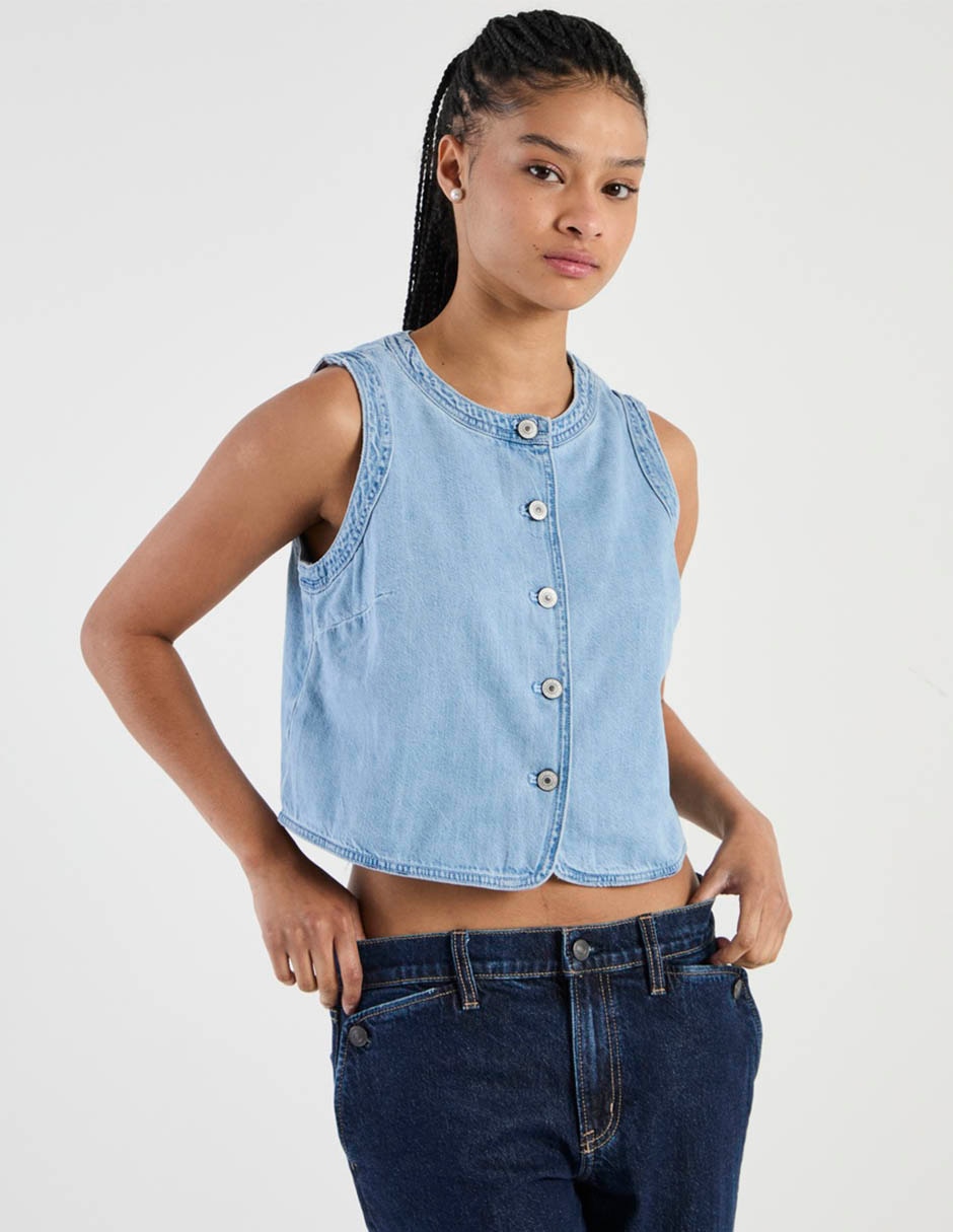 Top cuello con botón
