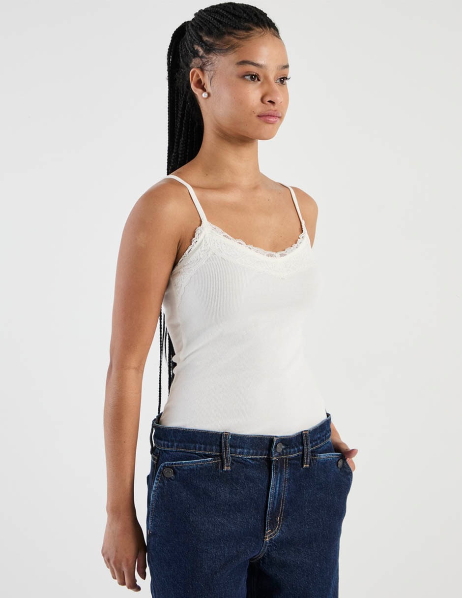 Playera sin manga cuello con escote para mujer