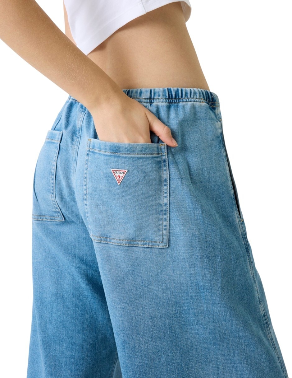 Jeans relaxed bota Guess para mujer 2