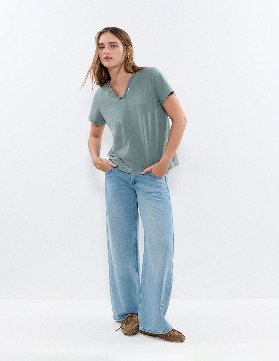 Playera manga corta cuello V para mujer 2