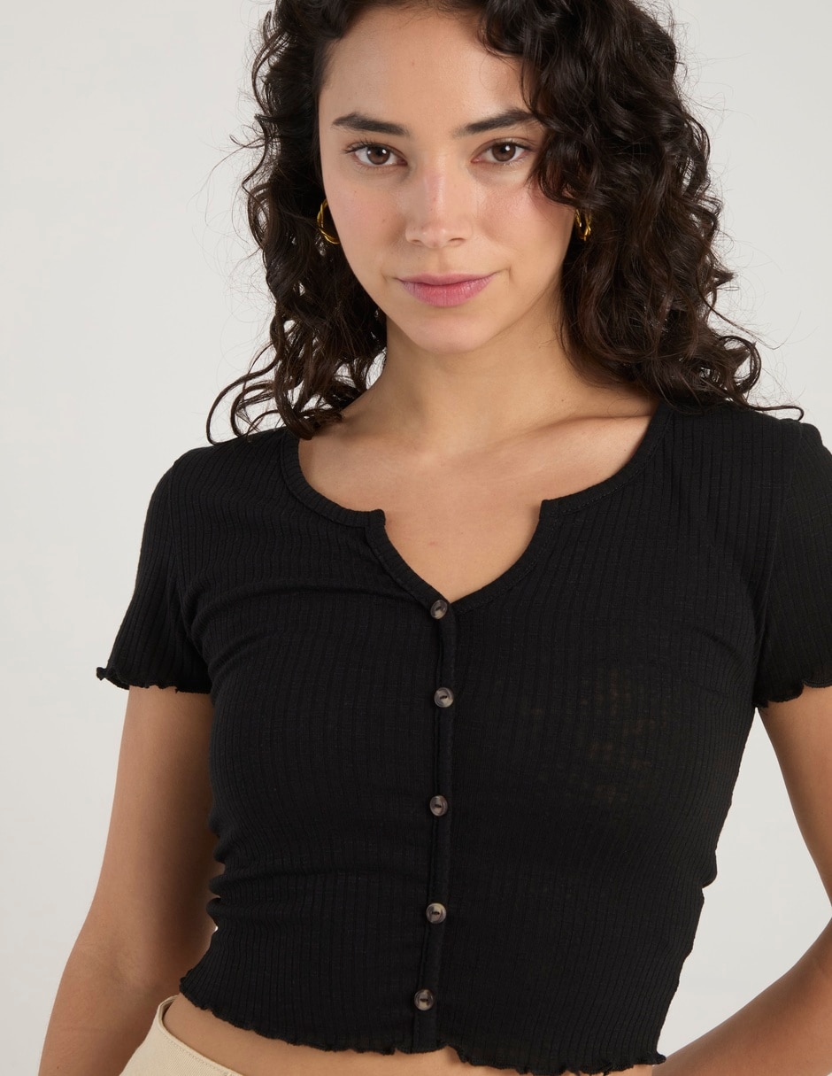 Playera manga corta cuello con botón para mujer 5
